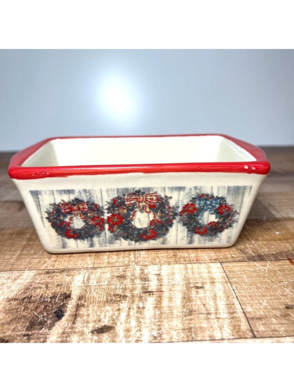 Nantucket Holiday Mini Loaf Pan Red Trim Ceramic Wreath Design Oven & Dishwasher